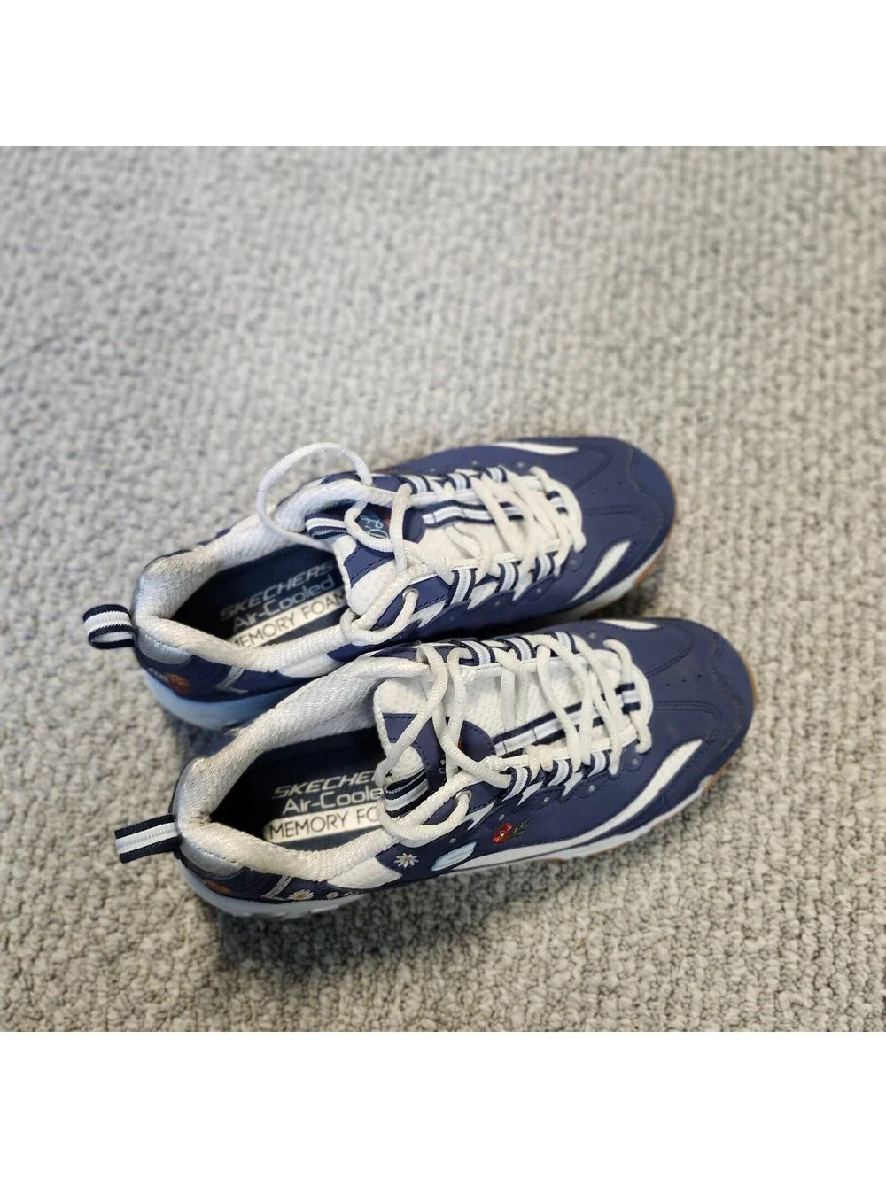 Skechers D'Lites Navy Blue Floral Embroidered Sneakers Size 7.5 Lace Up